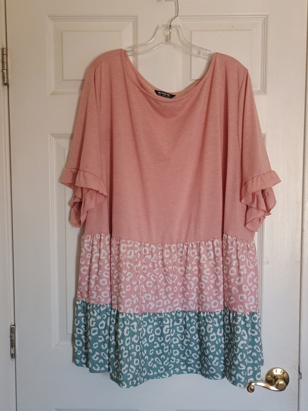 EUC BloomChic Pink and Teal Tiered Ruffle Sleeve Tunic Size 30
